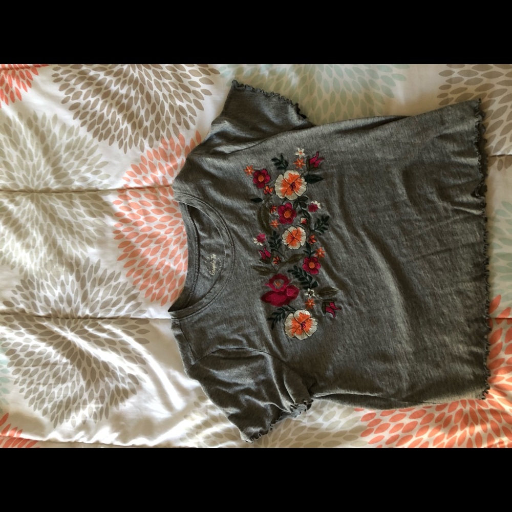 gray cropped shirt